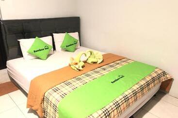 هتل Bamboe Inn 2 Homestay