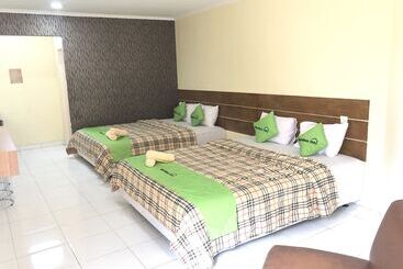 هتل Bamboe Inn 2 Homestay