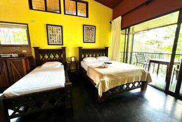 هتل ávita Lodge
