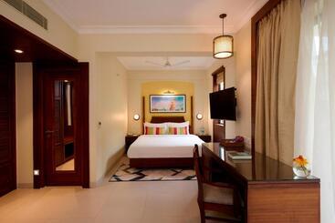 리조트 Sea Breeze Sarovar Portico Varca Goa