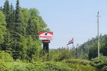 Parkway Motel