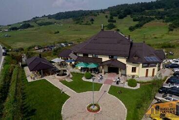 Omladinski Hotel Rostovo