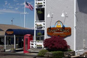 هاستل Browns Wharf Inn