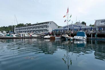 هاستل Browns Wharf Inn