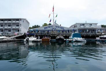 هاستل Browns Wharf Inn