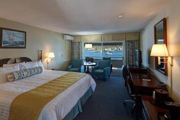 هاستل Browns Wharf Inn