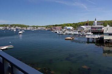 هاستل Browns Wharf Inn