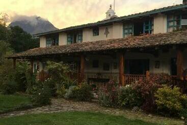 هاستل Las Palmeras Inn