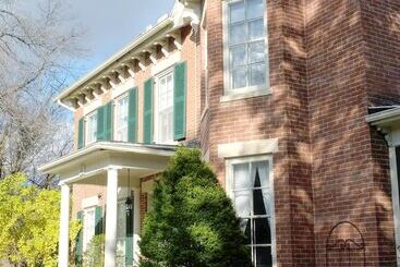 تختخواب و صبحانه Aldrich Guest House