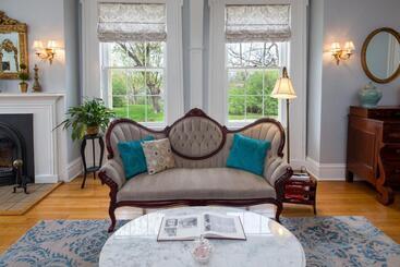 تختخواب و صبحانه Aldrich Guest House