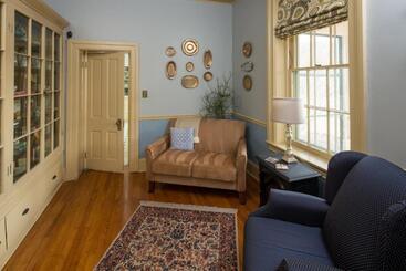 تختخواب و صبحانه Aldrich Guest House