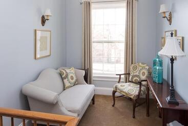 تختخواب و صبحانه Aldrich Guest House