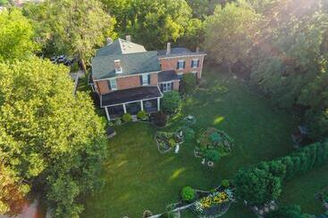 تختخواب و صبحانه Aldrich Guest House