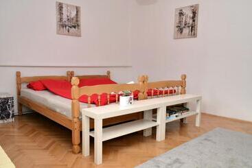تختخواب و صبحانه Apartments Villa Saray