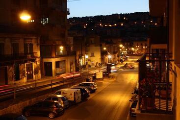 تختخواب و صبحانه Il Barocco