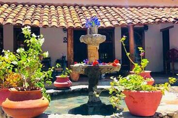 هتل El Patio De Monterrey