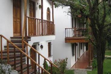 هتل El Patio De Monterrey