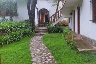 هتل El Patio De Monterrey