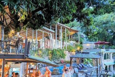 هتل Green Fig Resort & Spa