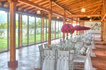 هتل Hacienda Hosteria Chorlavi