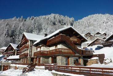 هتل Les Glières   Champagny En Vanoise