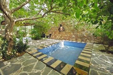 هتل Nature Village Resort