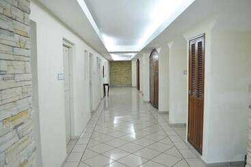 هتل Suites La Aurora