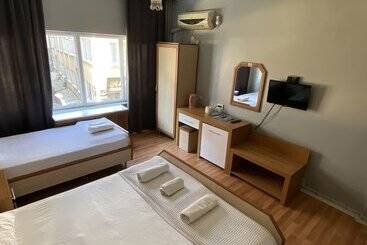 Mola Otel