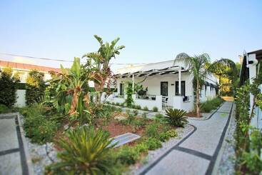 Yali Apart  Otel