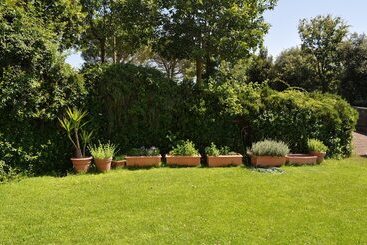 تختخواب و صبحانه Casale Vicino Al Golf Nazionale
