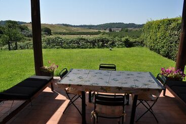 تختخواب و صبحانه Casale Vicino Al Golf Nazionale