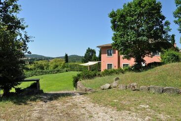 تختخواب و صبحانه Casale Vicino Al Golf Nazionale