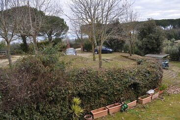 تختخواب و صبحانه Casale Vicino Al Golf Nazionale