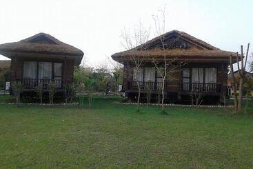 هتل Tigerland Safari A Lemon Tree Resort, Chitwan, Nepal