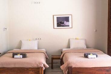 Lmbk Surf Camp   Hostel