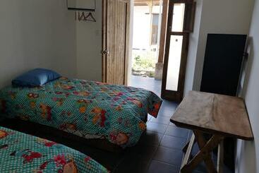 پانسیون Xela Columbus Guest House