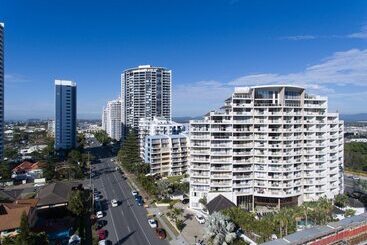 Broadbeach Savannah Resort