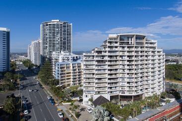 Broadbeach Savannah Resort