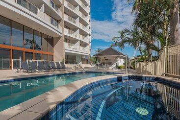 Broadbeach Savannah Resort