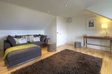 Clarendon Luxury Apartments
