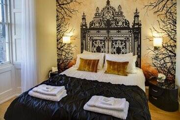 Clarendon Luxury Apartments