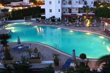 Coliseum Studios & Apartments