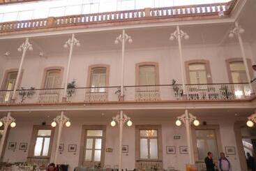 هتل Alameda Grand