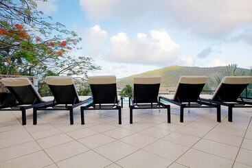 هتل At Waterfront Whitsunday Retreat Adults Only