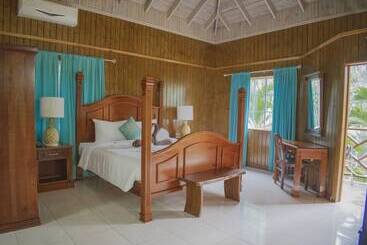هتل Bay View Eco Resort & Spa