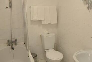 هتل Britannia Inn