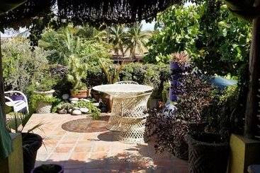 هتل Cabo Inn