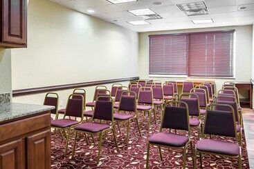 هتل Comfort Inn & Suites Chesapeake  Portsmouth