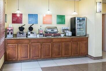 هتل Comfort Inn & Suites Chesapeake  Portsmouth