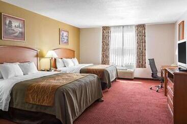 هتل Comfort Inn & Suites Chesapeake  Portsmouth